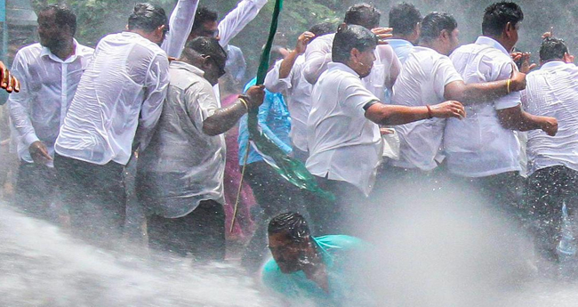 ബിജെഡി പ്രതിഷേധത്തിൽ നിരവധി പേർക്കു പരിക്ക്