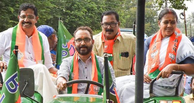 കെ.​സു​രേ​ന്ദ്ര​ന്‍ ട്രാ​ക്ട​ര്‍ ഓ​ടി​ച്ച സം​ഭ​വം: 5,000 രൂ​പ പി​ഴ ചു​മ​ത്തി