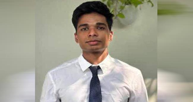 ക​ർ​ണാ​ട​ക​യി​ൽ സ്വ​കാ​ര്യ ബ​സ് മറിഞ്ഞ് മ​ല​യാ​ളി യു​വാ​വ് മ​രി​ച്ചു