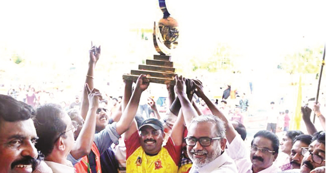 കരുത്തുകാട്ടി വീയപുരം
