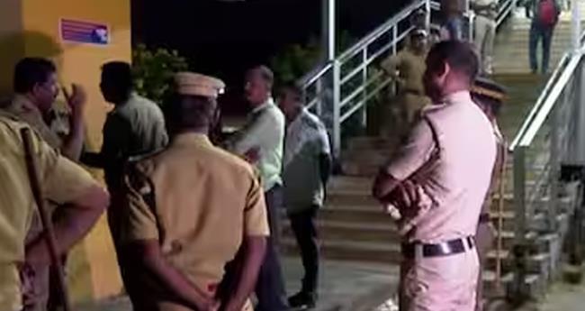 അ​മ്മ​യും കാ​മു​ക​നും ചേ​ര്‍​ന്ന് കൊ​ന്ന കു​ഞ്ഞി​ന്‍റെ മൃ​ത​ദേ​ഹാ​വ​ശി​ഷ്ടം ക​ണ്ടെ​ത്തി
