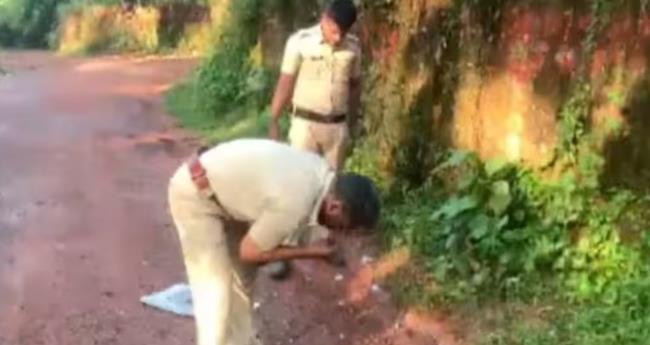 പാ​നൂ​രി​ൽ ന​ടു​റോ​ഡി​ൽ സ്ഫോ​ട​നം; പോ​ലീ​സ് അ​ന്വേ​ഷ​ണം ആ​രം​ഭി​ച്ചു