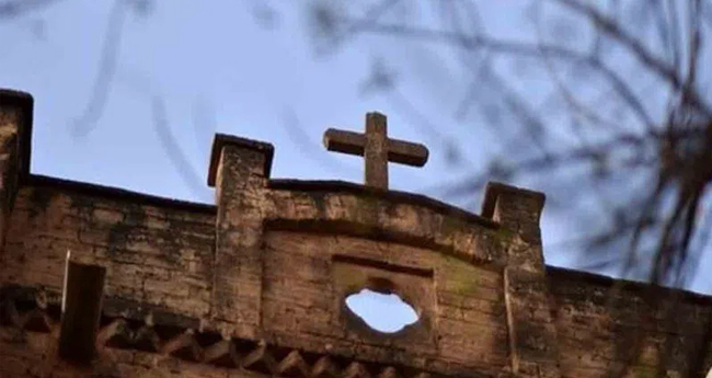 ക​ത്തോ​ലി​ക്കാ പ​ള്ളി​യി​ൽ ഭീ​ക​രാ​ക്ര​മ​ണം; 15 പേ​ർ കൊ​ല്ല​പ്പെ​ട്ടു