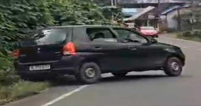 അ​പ​ക​ട​ക​ര​മാ​യ രീ​തി​യി​ൽ കാ​ർ  ഓ​ടി​ച്ച യു​വാ​വ് പി​ടി​യി​ൽ