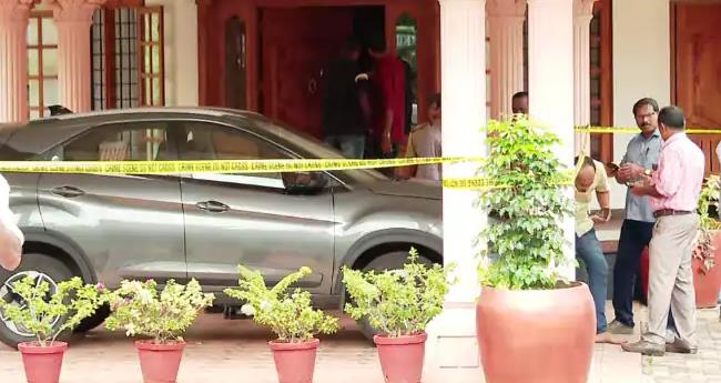 വി​ജ​യ കു​മാ​റി​ന്‍റെ​യും ഭാ​ര്യ​യു​ടെ​യും കൊ​ല​പാ​ത​കം; സി​ബി​ഐയും രം​ഗ​ത്ത്