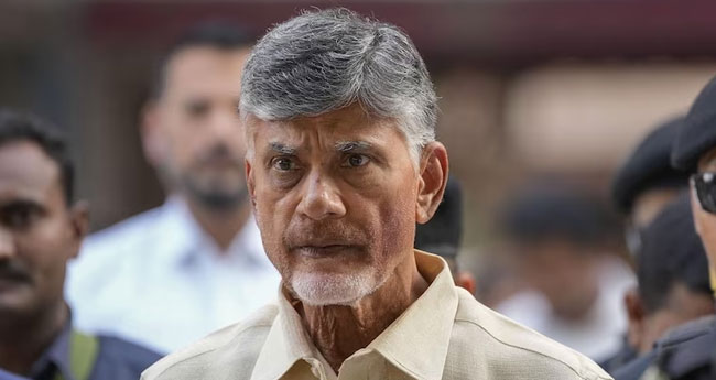  വീ​ട്ടി​ലേ​ക്കാ​ൾ  സു​ര​ക്ഷി​ത​മാ​ണ് ജ​യി​ൽ ; ച​ന്ദ്രബാ​ബു നാ​യി​ഡു​വി​ന്‍റെ ഹ​ർ​ജി ത​ള്ളി