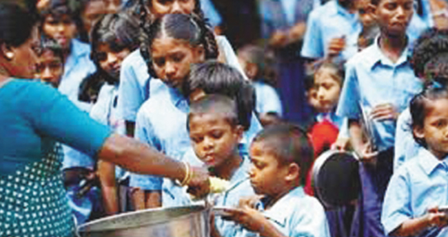 കോ​വി​ഡ് കാ​ല​ത്ത് കു​ടി​ശി​ക പോ​ലുമില്ല: ദു​രി​തം​പേ​റി സ്കൂ​ൾ പാ​ച​കത്തൊ​ഴി​ലാ​ളി​ക​ൾ