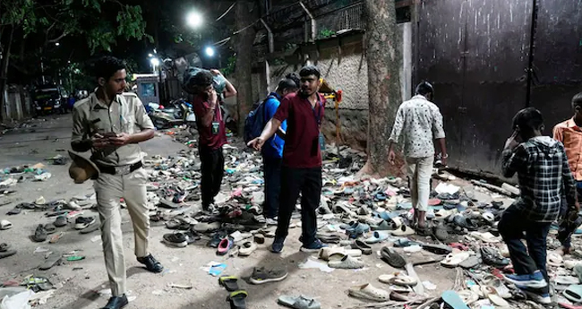 ചി​ന്ന​സ്വാ​മി സ്റ്റേ​ഡി​യം ദുരന്തം: പോലീസുകാരുടെ  സ​സ്‌​പെ​ന്‍​ഷ​ന്‍ റ​ദ്ദാ​ക്കി​യ നടപടി ചോദ്യം ചെയ്ത് സർക്കാർ