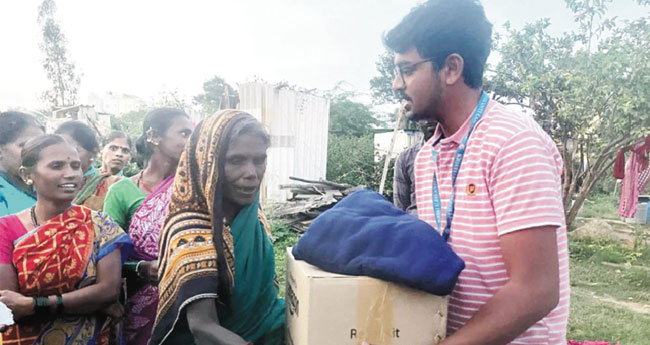 അ​ശ​ര​ണ​ര്‍​ക്ക് സ​ഹാ​യ​മേ​കി  കാ​മ്പ​സി​ല്‍ ഇന്‍റ​ഗ്രി​റ്റി സ്റ്റാ​ള്‍