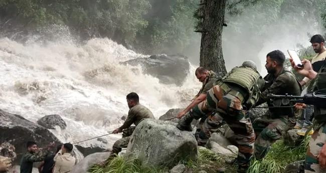 ജ​മ്മു​കാ​ഷ്മീ​രി​ലെ മേ​ഘ​വി​സ്ഫോ​ട​നം; 33 പേ​ർ മ​രി​ച്ചു