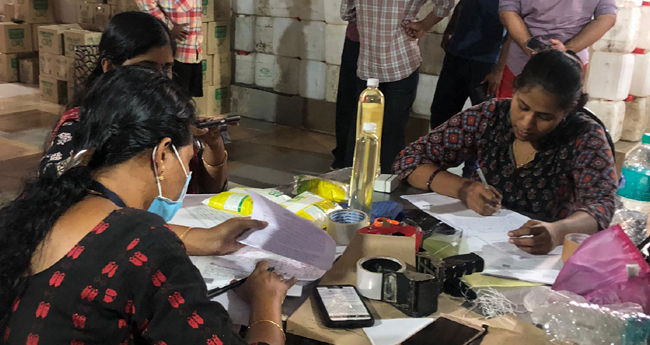 ഓ​പ്പ​റേ​ഷ​ന്‍ ലൈ​ഫ് ; ഏ​ഴ് ജി​ല്ല​ക​ളി​ലാ​യി 16,565 ലി​റ്റ​ര്‍  സം​ശ​യാ​സ്പ​ദ​മാ​യ വെ​ളി​ച്ചെ​ണ്ണ പി​ടി​കൂ​ടി