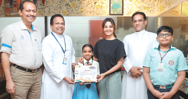 ദീ​പി​ക ക​ള​ർ ഇ​ന്ത്യ സ​ർ​ട്ടി​ഫി​ക്ക​റ്റ് വി​ത​ര​ണം തുടങ്ങി