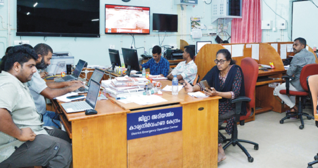 ക​ണ്ണ​ട​യ്ക്കാ​തെ ക​ണ്‍​ട്രോ​ൾ റൂം