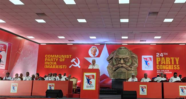 പ്രാ​യ​പ​രി​ധി​യി​ൽ ആ​ർ​ക്കും ഇ​ള​വ് വേ​ണ്ട; പാ​ർ​ട്ടി കോ​ൺ​ഗ്ര​സി​ൽ നി​ല​പാ​ടെ​ടു​ത്ത് ബം​ഗാ​ൾ ഘ​ട​കം