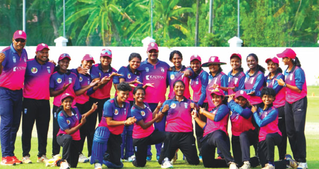 കോ​ടി​യേ​രി ബാ​ല​കൃ​ഷ്ണ​ൻ വ​നി​താ ട്വന്‍റി 20 ​ക്രി​ക്ക​റ്റ്: ട്രി​വാ​ൻ​ഡ്രം റോ​യ​ൽ​സ് ചാ​മ്പ്യ​ന്മാ‍​ർ