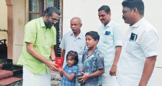 സൈക്കിളല്ലേ... അതു പിന്നെയും വാങ്ങാല്ലോ!