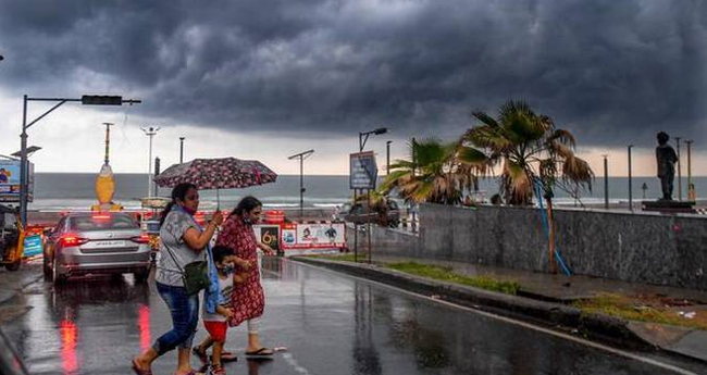 ഗുലാബ് ചുഴലിക്കാറ്റ്:  കേ​ര​ള​ത്തി​ൽ മ​ഴ തു​ട​രും