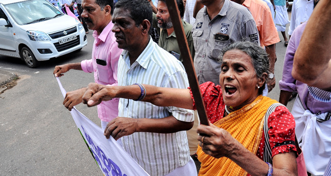 ജ​നാ​ധി​പ​ത്യം അ​ന്ത്യ​ശ്വാ​സം വ​ലി​ക്കു​ന്നു: ദ​യാ​ബാ​യി