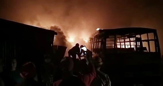 വ​ന്യ​ജീ​വി സ​ങ്കേ​ത​ത്തി​ൽ തീ​പി​ടി​ത്തം; നാ​ല് വ​ന​പാ​ല​ക​ർ​ക്ക് ദാ​രു​ണാ​ന്ത്യം