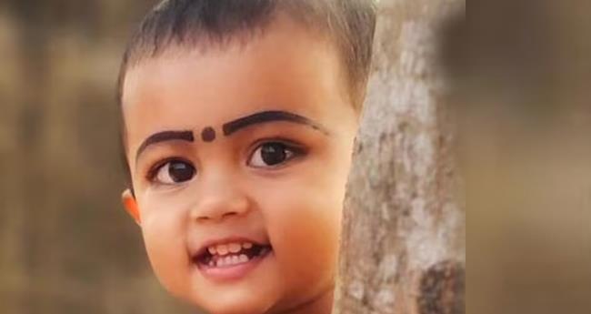 ക​ളി​ക്കു​ന്ന​തി​നി​ടെ തോ​ട്ടി​ൽ വീ​ണു; ര​ണ്ട​ര വ​യ​സു​കാ​രി​ക്ക് ദാ​രു​ണാ​ന്ത്യം