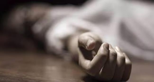 വീ​ടി​ന്‍റെ മേ​ൽ​ക്കൂ​ര​യി​ൽ നി​ന്നും കു​ര​ങ്ങ​ൻ ത​ള്ളി​യി​ട്ടു; വി​ദ്യാ​ർ​ഥി​നി മ​രി​ച്ചു