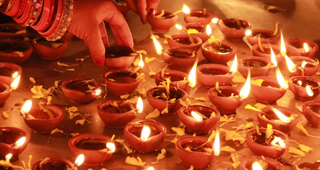 ദീ​പാ​വ​ലി ആ​ഘോ​ഷം: മാ​ർ​ഗ​നി​ർ​ദേ​ശ​ങ്ങ​ൾ  പാ​ലി​ക്ക​ണം