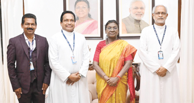 ദീപിക നിർവഹിക്കുന്നത് ജനങ്ങളെ ഒന്നിപ്പിക്കുന്ന ദൗത‍്യം: രാഷ്‌ട്രപതി