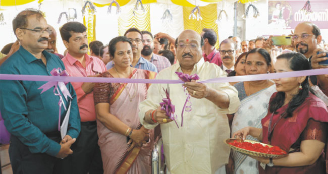 ധ​​ന​​ല​​ക്ഷ്മി ബാ​​ങ്കി​​ന്‍റെ ന​വീ​ക​രി​ച്ച  ശാ​​ഖ പ്ര​വ​ർ​ത്ത​ന​മാ​രം​ഭി​ച്ചു