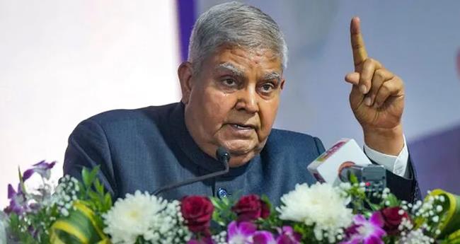 ക​ർ​ഷ​ക പ്ര​ക്ഷോ​ഭം വീ​ണ്ടും ക​ത്തു​ന്നു; സ​ർ​ക്കാ​രി​നെ​തി​രേ  വി​മ​ർ​ശ​ന​വു​മാ​യി ഉ​പ​രാ​ഷ്ട്ര​പ​തി