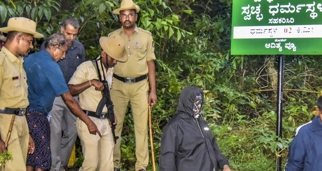 ധ​ർ​മ​സ്ഥ​ല​യി​ൽ വീ​ണ്ടും അ​സ്ഥി​ക​ളും സാ​രി​യു​ടെ ഭാ​ഗ​വും ക​ണ്ടെ​ത്തി