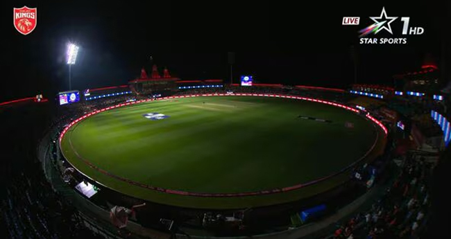ഐ​പി​എ​ല്ലി​ലും ബ്ലാ​ക്ക്ഔ​ട്ട് ; ഡൽഹി x പഞ്ചാബ് മത്സരം ഉപേക്ഷിച്ചു