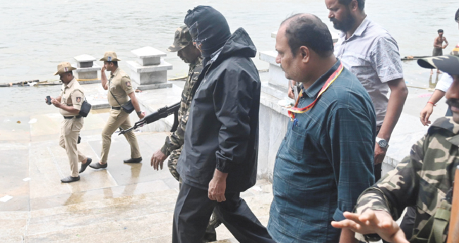 ധ​ർ​മ​സ്ഥ​ല​യി​ൽ സാ​ക്ഷി​യെ ഭീ​ഷ​ണി​പ്പെ​ടു​ത്തി​യെന്ന്‌