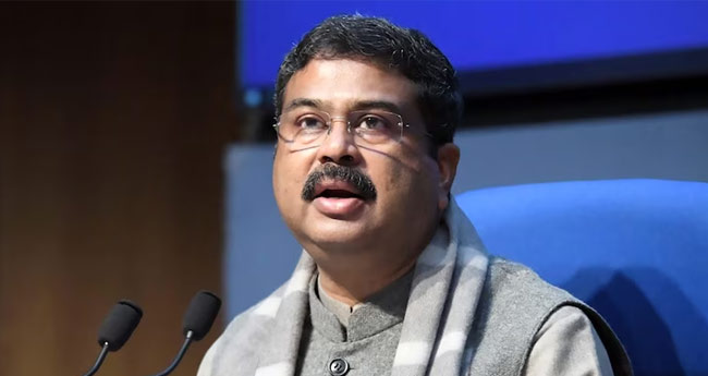 നീറ്റ് പരീക്ഷയിൽ ക്രമക്കേട് സംഭവിച്ചു പാളിച്ച സമ്മതിച്ച് കേന്ദ്രമന്ത്രി