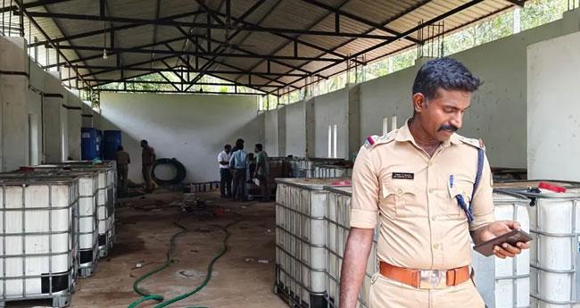 തേ​ഞ്ഞി​പ്പ​ല​ത്ത് ഗോ​ഡൗ​ണി​ൽ അ​ന​ധി​കൃ​ത​മാ​യി സൂ​ക്ഷി​ച്ച 16,000 ലി​റ്റ​ർ ഡീ​സ​ൽ പി​ടി​കൂ​ടി