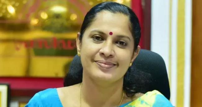 എ​ഡി​എ​മ്മി​ന്‍റെ യാ​ത്ര​യ​യ​പ്പ് ച​ട​ങ്ങി​ൽ അ​ഴി​മ​തി ആ​രോ​പ​ണം ഉ​ന്ന​യി​ച്ച് ജി​ല്ലാ പ​ഞ്ചാ​യ​ത്ത് പ്ര​സി​ഡ​ന്‍റ്