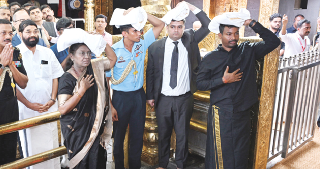 അ​യ്യ​ന്‍റെ അ​രി​കെ...,  രാഷ്‌ട്രപതി ശബരിമല ദർശനം നടത്തി