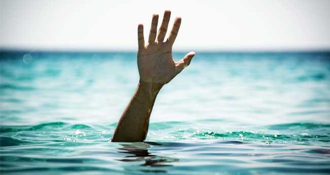 ന​ട​ന്നു​പോ​ക​വേ തോ​ട്ടി​ൽ വീ​ണു; കൈ​ന​ക​രി​യി​ൽ ജ​ല​ഗ​താ​ഗ​ത വ​കു​പ്പ് ജീ​വ​ന​ക്കാ​ര​ൻ മ​രി​ച്ചു