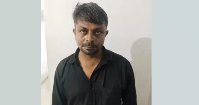 പോ​ലീ​സി​നെ ക​ണ്ട് ഭ​യ​ന്ന് ഓ​ടി; പി​ടി​കൂ​ടി പ​രി​ശോ​ധി​ച്ച​പ്പോ​ൾ കൈ​യി​ൽ ക​ഞ്ചാ​വ്