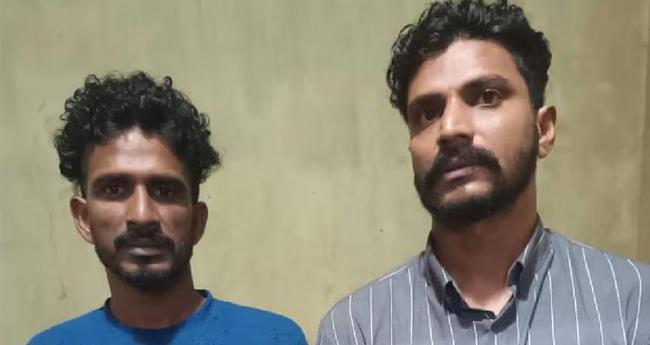 നാ​ലു​ല​ക്ഷം വി​ല​വ​രു​ന്ന ക​ഞ്ചാ​വു​മാ​യി യു​വാ​ക്ക​ൾ പി​ടി​യി​ൽ
