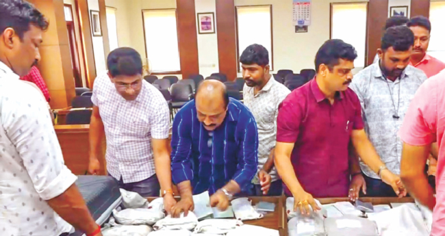 ക​ർ​ണാ​ട​ക​യി​ലും ആസാമിലും  വൻ ലഹരിവേട്ട