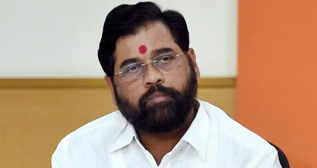 സ​ത്യ​പ്ര​തി​ജ്ഞ​ക്കി​ടെ ബാ​ല്‍ താ​ക്ക​റെ​യ്ക്കും മോ​ദി​ക്കും പു​ക​ഴ്ത്ത​ൽ; ഷി​ൻ​ഡേ​യു​ടെ സ​ത്യ​പ്ര​തി​ജ്ഞ വി​വാ​ദ​ത്തി​ൽ