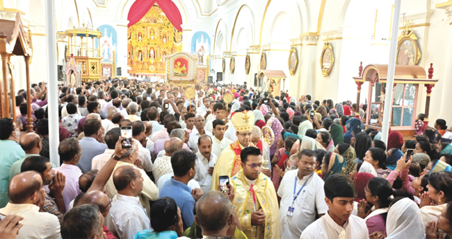 എടത്വ പള്ളിയില്‍ വിശുദ്ധ ഗീവര്‍ഗീസിന്‍റെ തിരുസ്വരൂപം പരസ്യവണക്കത്തിനായി പ്രതിഷ്ഠിച്ചു