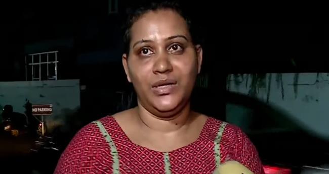 എ​റ​ണാ​കു​ളം നോ​ർ​ത്ത് പോ​ലീ​സ് സ്റ്റേ​ഷ​നി​ലെ സി​ഐ മ​ർ​ദി​ച്ചെ​ന്ന് ഗ​ർ​ഭി​ണി​യാ​യ യു​വ​തി