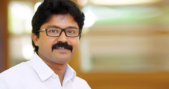 എ​ൽ​ദോ​സ്  കു​ന്ന​പ്പി​ള്ളി​ക്കെ​തി​രേ  കു​റ്റ​പ​ത്രം സ​മ​ർ​പ്പി​ച്ചു