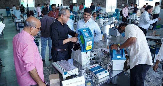നി​ല​മ്പൂ​ർ ഇ​ന്ന് വി​ധി​യെ​ഴു​തും; ശു​ഭ​പ്ര​തീ​ക്ഷ​യി​ൽ മു​ന്ന​ണി​ക​ൾ