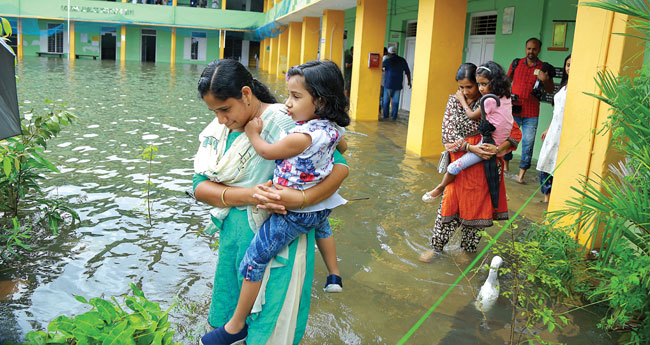 കൂ​​​ടു​​​ത​​​ൽ പോളിംഗ് അ​​​രൂ​​​രി​​​ൽ,  കു​​​റ​​​വ് എ​​​റ​​​ണാ​​​കു​​​ള​​​ത്ത്