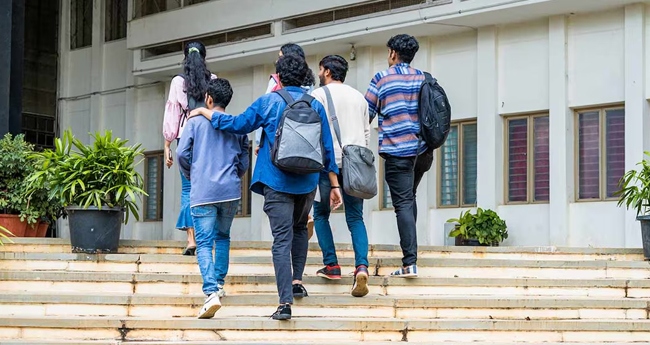 എ​​​​ൻ​​​​ജി​​​​നി​​​​യ​​​​റിം​​​​ഗ് പ്ര​​​​വേ​​​​ശ​​​​ന​​​​ത്തി​​​​ൽ അനിശ്ചിതത്വം നീങ്ങി; ഹൈ​ക്കോ​ട​തി ഉ​ത്ത​ര​വി​നെ​തി​രേ അ​പ്പീ​ലി​നി​ല്ലെ​ന്നു സം​സ്ഥാ​നം