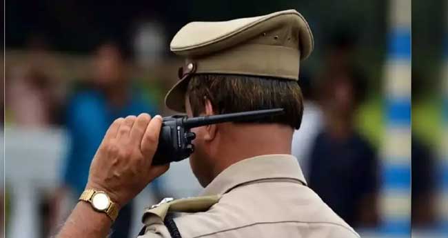 ക​ർ​ണാ​ട​ക​യി​ലെ വ​ർ​ഗീ​യ സം​ഘ​ർ​ഷം: പോ​ലീ​സ് ഉ​ദ്യാ​ഗ​സ്ഥ​ന് സ​സ്പെ​ൻ​ഷൻ