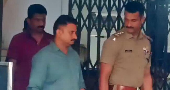 ഭ​ർ​ത്താ​വി​ൽ നി​ന്ന് കൊ​ടി​യ പീ​ഡ​നം നേ​രി​ട്ടു; അ​മ്മ​യും മ​ക്ക​ളും ജീ​വ​നൊ​ടു​ക്കി​യ കേ​സി​ൽ കു​റ്റ​പ​ത്രം സ​മ​ർ​പ്പി​ച്ചു