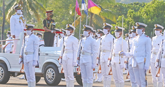 ഏ​തു വെ​ല്ലു​വി​ളി​ നേ​രി​ടാനും സ​ജ്ജം: ക​ര​സേ​നാ മേ​ധാ​വി